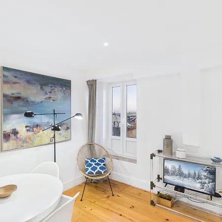 Lägenhet Bright 1br W/ Ac In Historic Alfama | By Airnest *