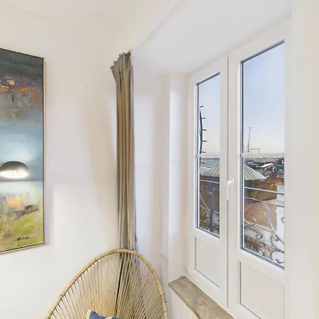 Appartement Bright 1br W/ Ac In Historic Alfama | By Airnest