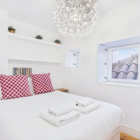 Bright 1br W/ Ac In Historic Alfama | By Airnest Appartement Lisboa