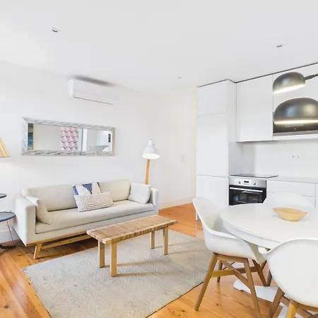 Bright 1br W/ Ac In Historic Alfama | By Airnest